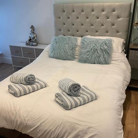 2 Bed Home From Home Apartment 41 ลอนดอน ภายนอก รูปภาพ
